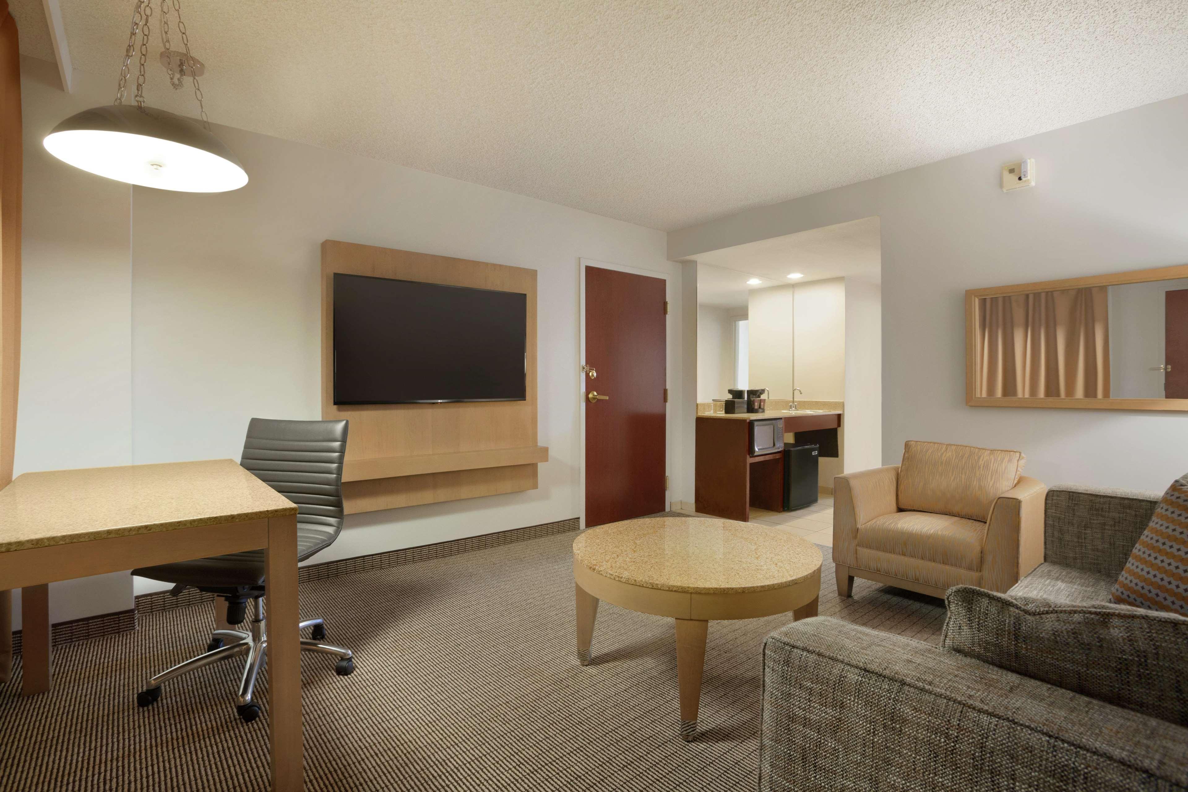 Embassy By Hilton International Airport 4* Denver