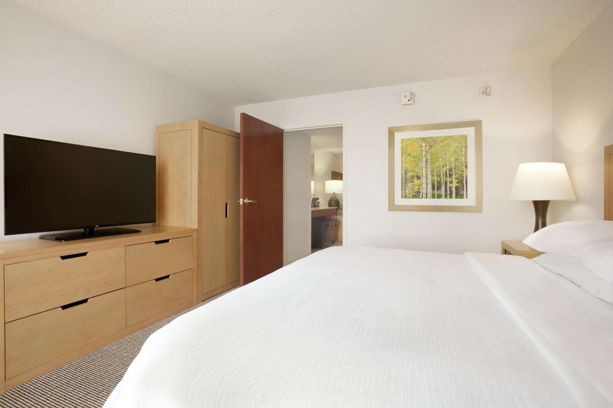 Embassy By Hilton International Airport Denver